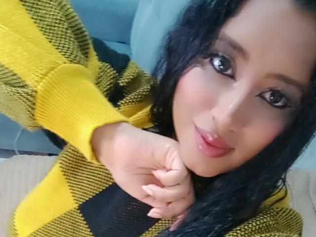 MariaCatalina - Élő pornó és szexkamera - 25266517