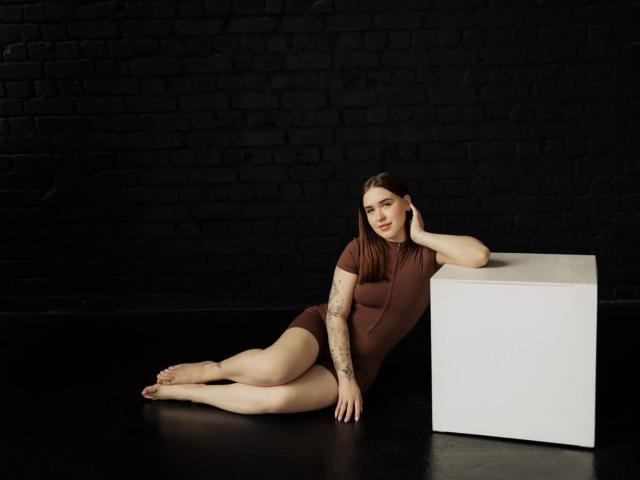 LauraHlot - Live porn &amp; sex cam - 25269305