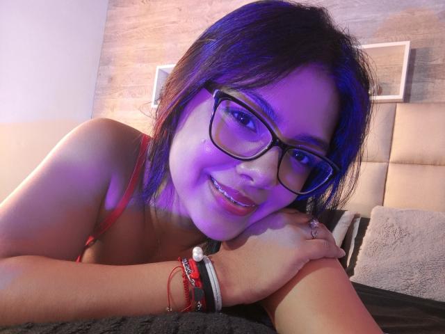 EmilyRobeerts - Live porn &amp; sex cam - 25270521