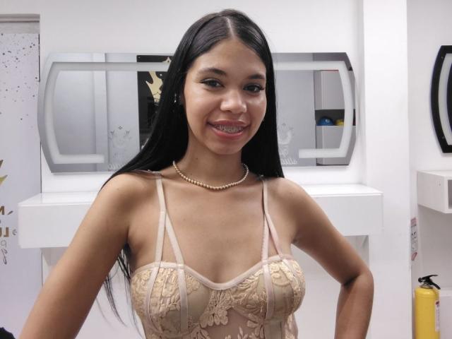EmaGarces - Live porn &amp; sex cam - 25276293
