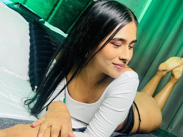 AntonellaPrescott - Live porn &amp; sex cam - 25289485