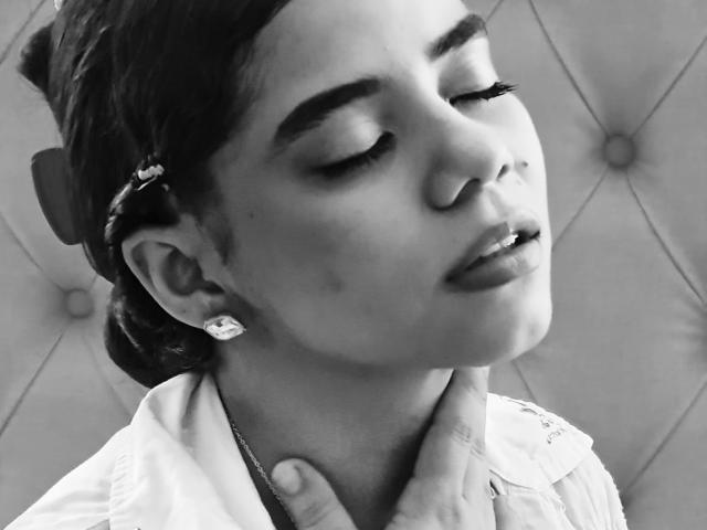 JulieeHabubu - Live porn &amp; sex cam - 25292425