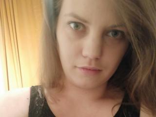 AdrianaGlow - Sexe cam en vivo - 25303525