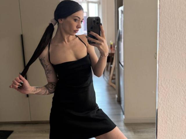 MoniFoxy - Live porn &amp; sex cam - 25308645