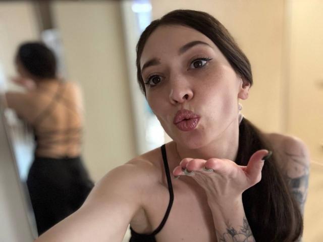 MoniFoxy - Live Sex Cam - 25308661