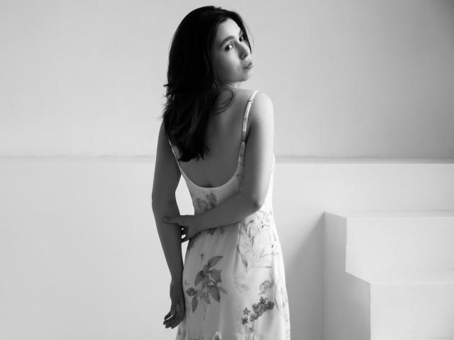 LounaLove - Live sex cam - 25311357