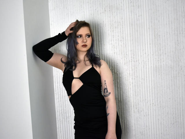UrsulaAnderson - Live sex cam - 25323677