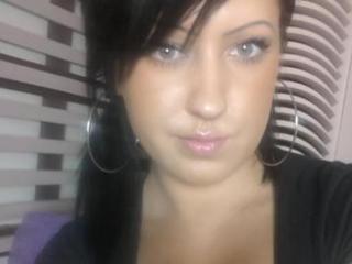 BeauxYeuxx - Web cam en direct avec une Admirable beauté hot musclée sur le site X Love Cam 