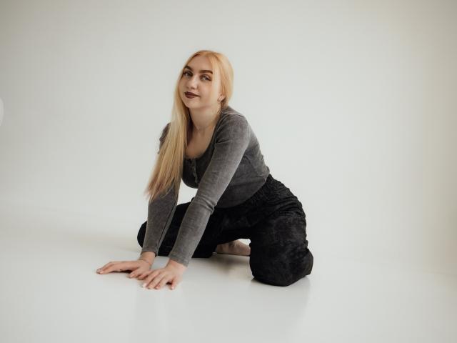 BeatriceFly - сексуальная веб-камера в реальном времени - 25327489