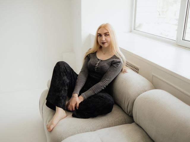 BeatriceFly - Live porn &amp; sex cam - 25327641