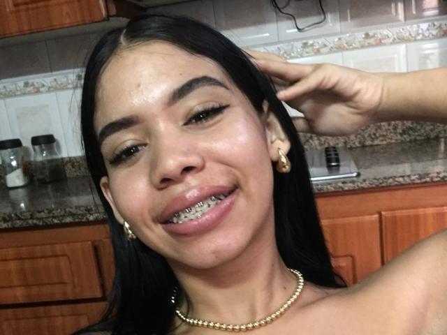 EmaGarces - Élő pornó és szexkamera - 25332213