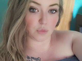 SeductiveBlondie69 - Live porn &amp; sex cam - 25333925