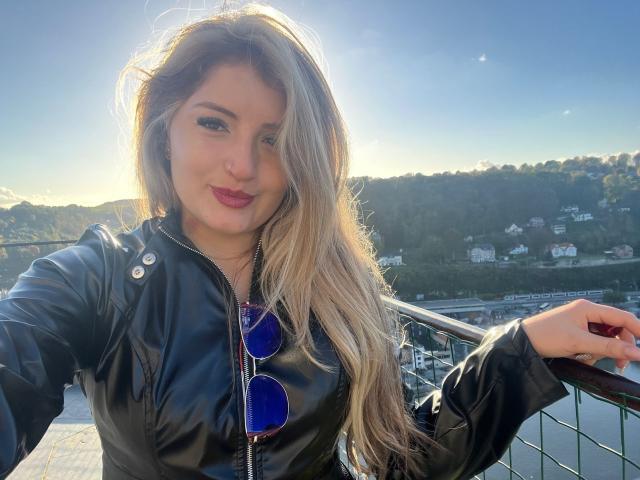 EliseLamour - Live porn &amp; sex cam - 25335593