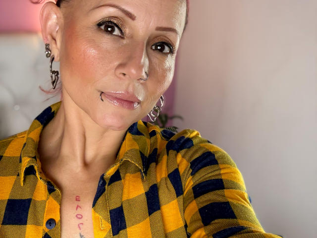 GiselleDunn - Live sex cam - 25341073