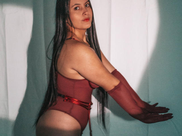 EmilySavage - Porno na żywo i seks kamera - 25341137