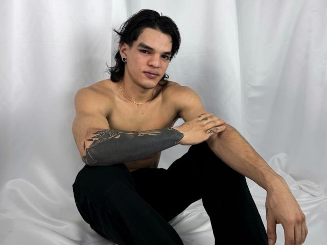 AlexBernal - Live porn &amp; sex cam - 25347549