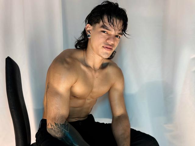 AlexBernal - Live porn &amp; sex cam - 25347573