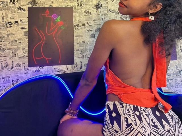 MelandaLaCoquine - Live porn &amp; sex cam - 25352105