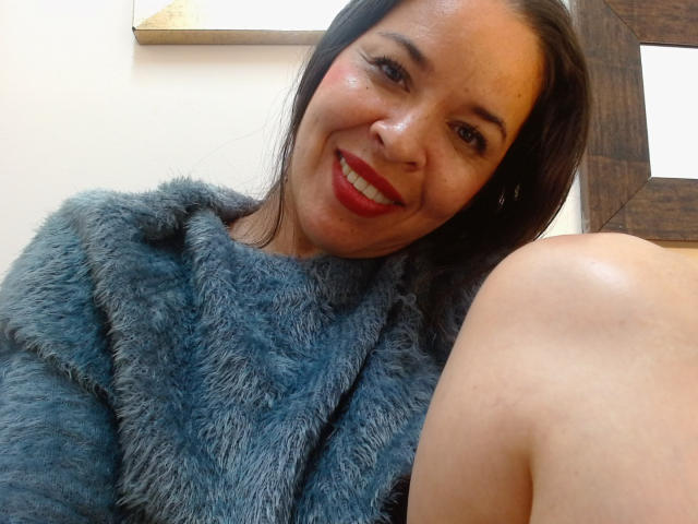 LizethBells - Élő pornó és szexkamera - 25354557