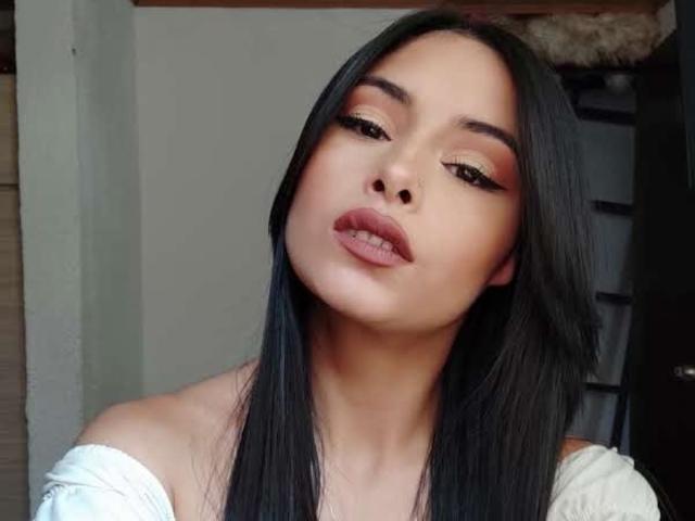 EmilyVv - Live sex cam - 25355505