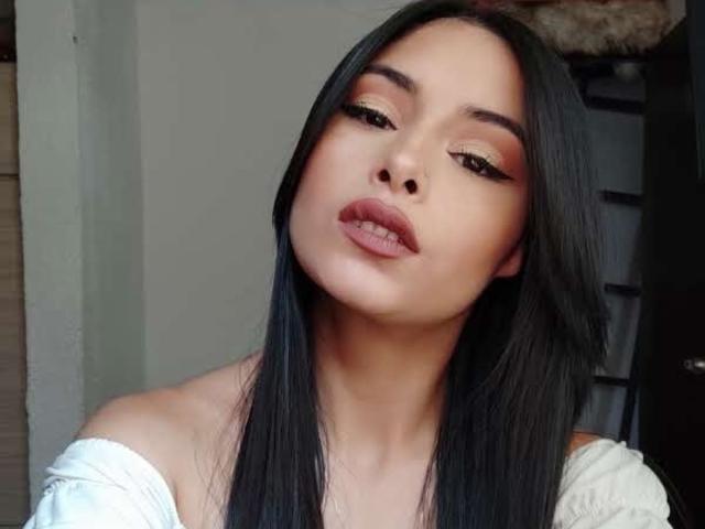 EmilyVv - Live sex cam - 25355569