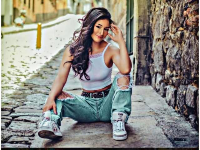 EmilyVv - Live sex cam - 25355597