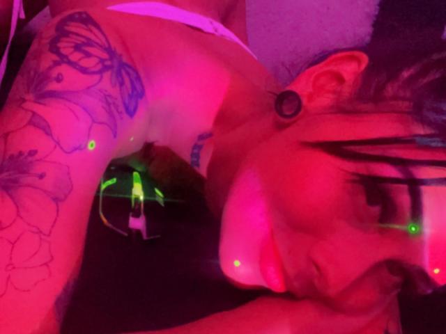 AndreaBlackwood - Live porn &amp; sex cam - 25358041