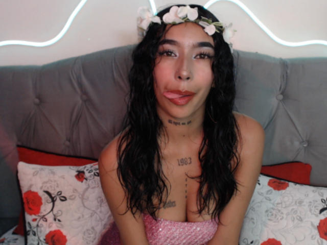 MaddyParker - сексуальная веб-камера в реальном времени - 25360781