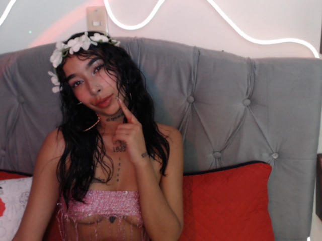 MaddyParker - Live Sex Cam - 25360845