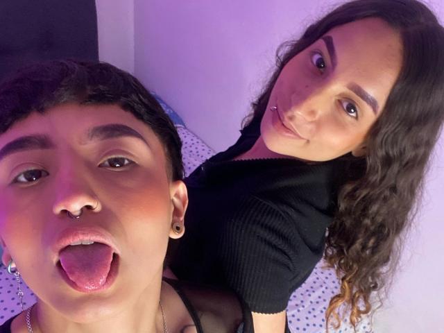 RileyAndAlexa - Live sex cam - 25364797