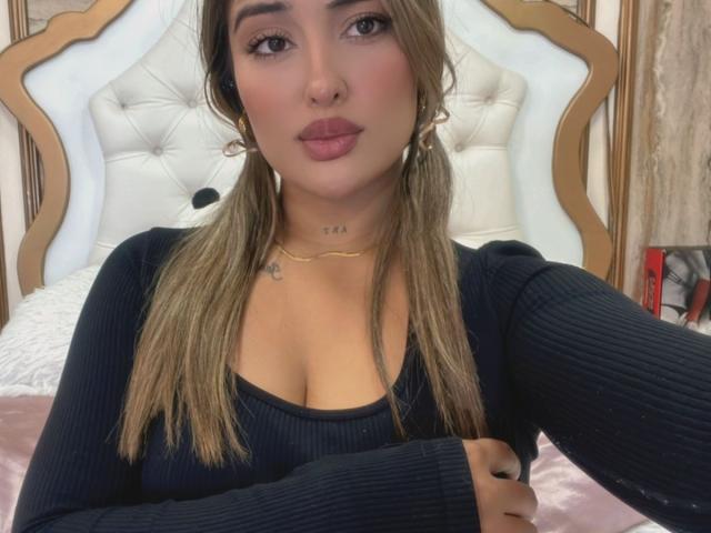 MaeCollins - Live porn &amp; sex cam - 25369293