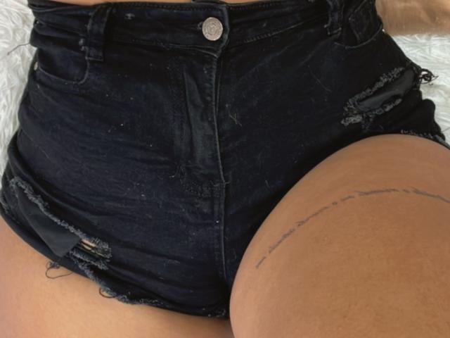 MaeCollins - Live porn &amp; sex cam - 25369337