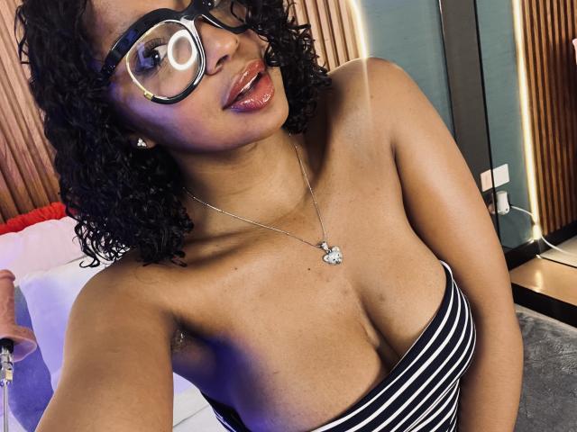 LisaMendez - Live sex cam - 25370417