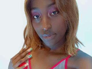 EmelyRogers - сексуальная веб-камера в реальном времени - 25370829