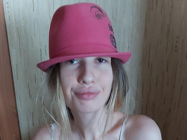 ElzaKomx - Sexe cam en vivo - 25376725