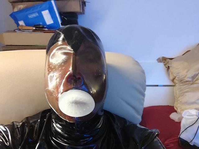 LatexNoir - Sexe cam en vivo - 25381105