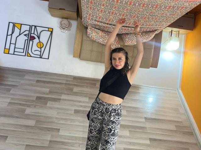 ElizaCanterville - Sexe cam en vivo - 25384321