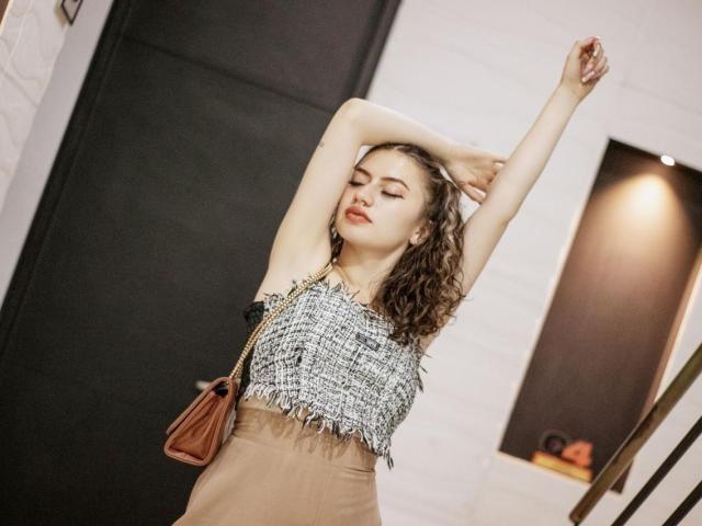 ElizaCanterville - сексуальная веб-камера в реальном времени - 25384557