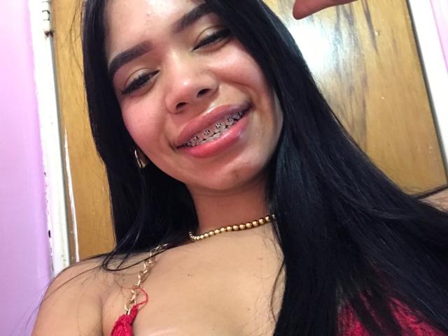 EmaGarces - Live porn &amp; sex cam - 25385069