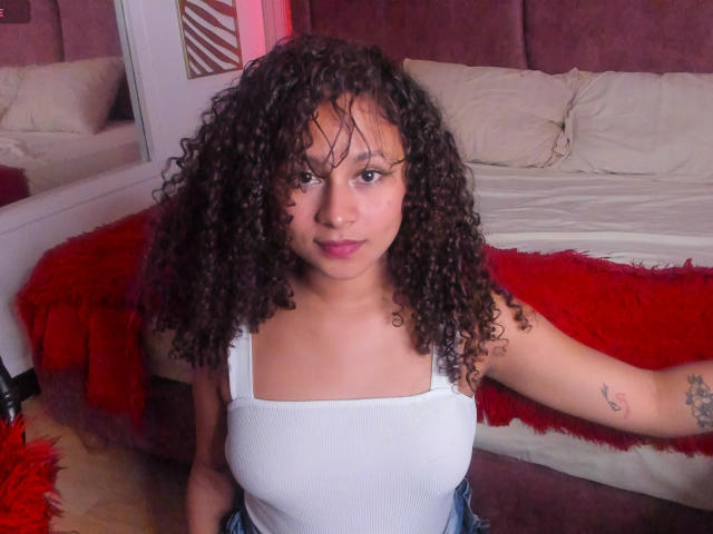 SofiaPassione - Live sexe cam - 25385325