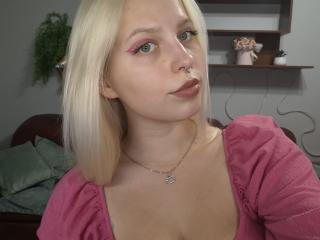 AliceWhitey - Live porn &amp; sex cam - 25385689