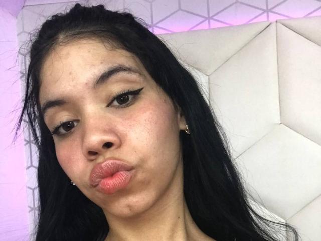 EmaGarces - Live porn &amp; sex cam - 25387641