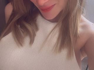 ArianaLu - Live porn &amp; sex cam - 25393421