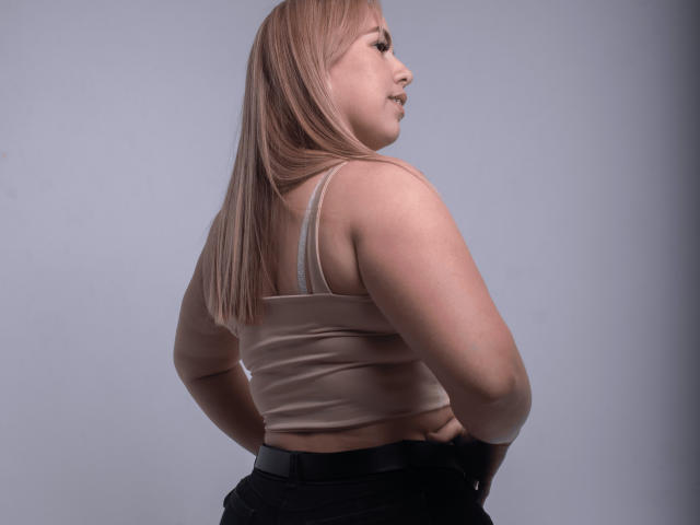 ZaharaBennet - Sexe cam en vivo - 25397225
