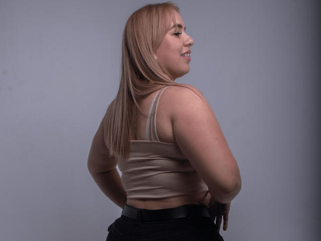 ZaharaBennet - Live porn &amp; sex cam - 25397233