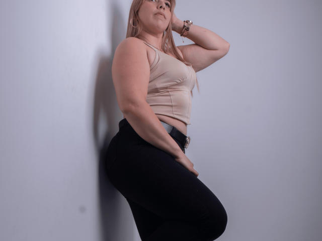 ZaharaBennet - Sexe cam en vivo - 25397245