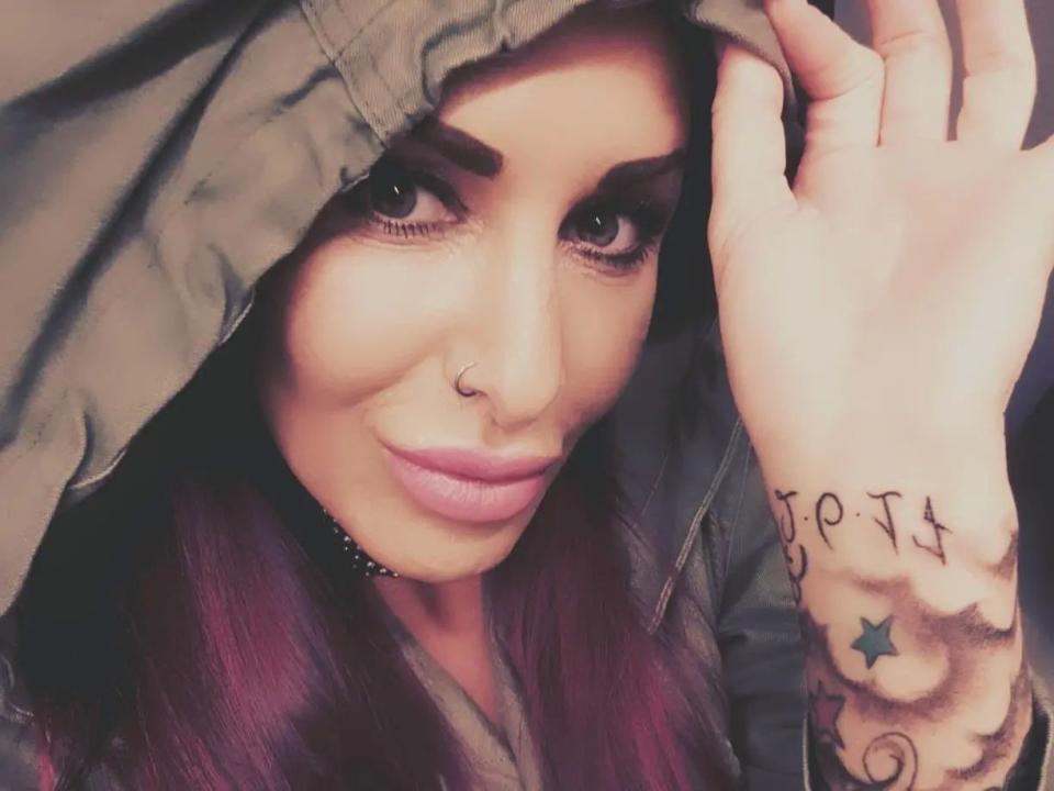 HotLeonarda-hot - Live porn &amp; sex cam - 25397313