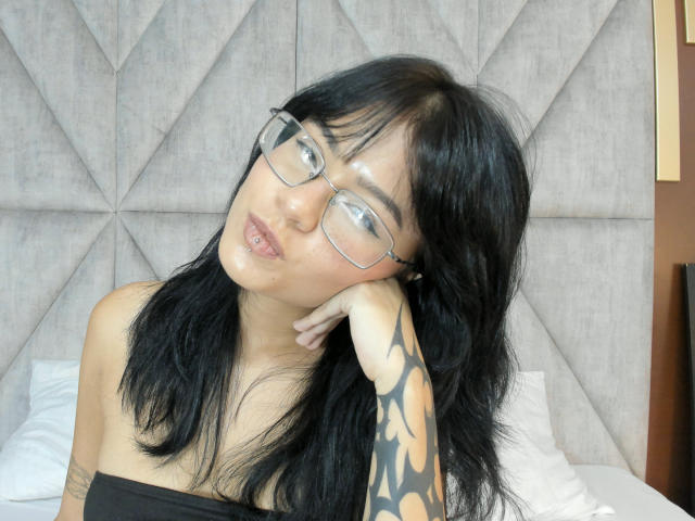 ElizabethRoux - Live Sex Cam - 25397629