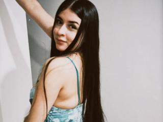 EmiliClarke - Live porn &amp; sex cam - 25400829