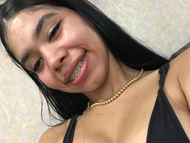 EmaGarces - сексуальная веб-камера в реальном времени - 25404969